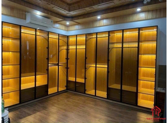 kính màu trang trí tủ áo nội thất